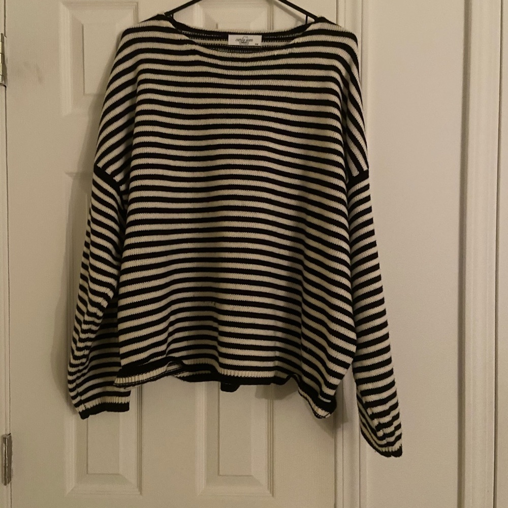 Black and whit stripes oversized sweater